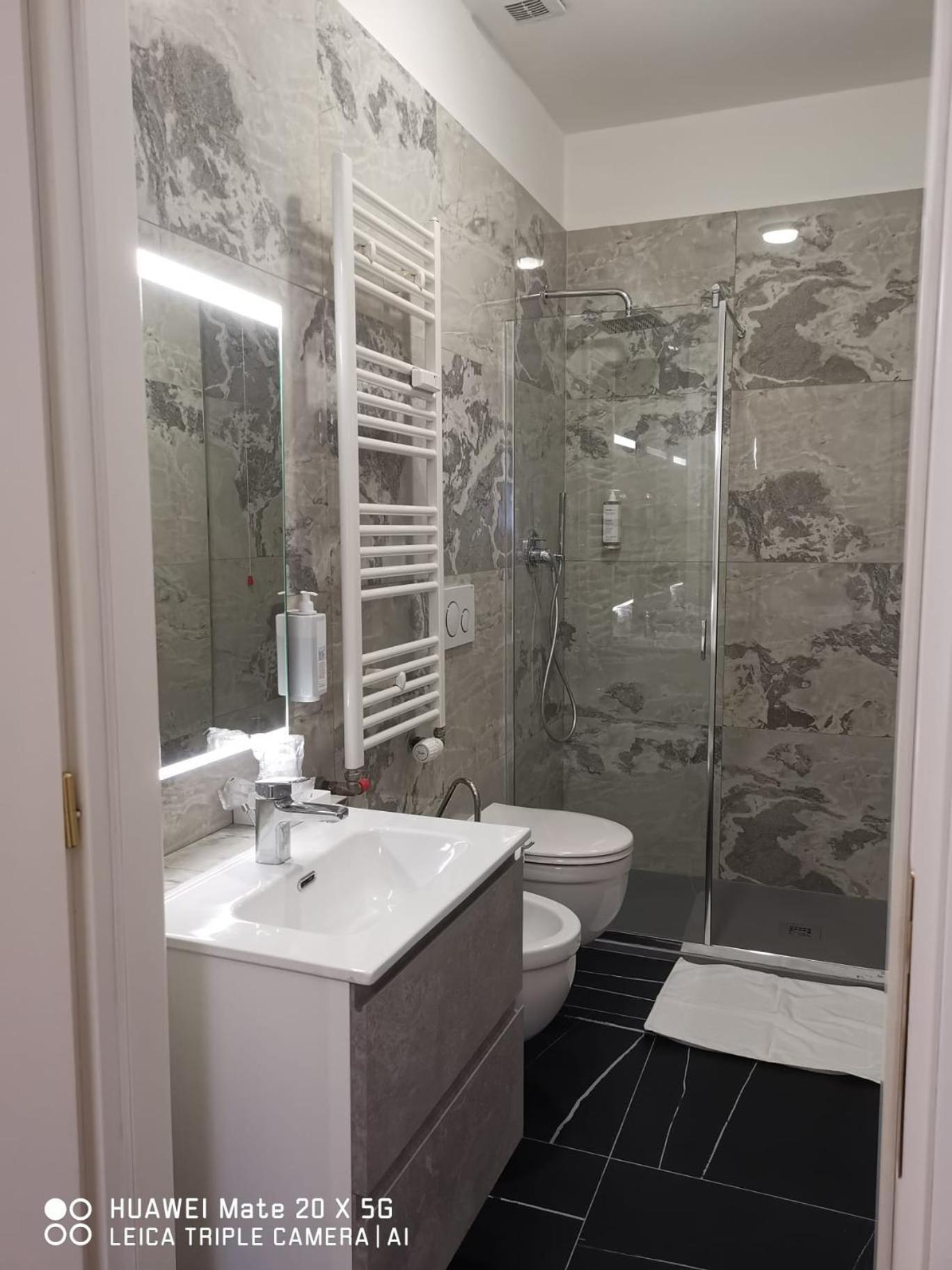 Guesthouse Central Station Group - Via Sammartini 15 Милано Екстериор снимка
